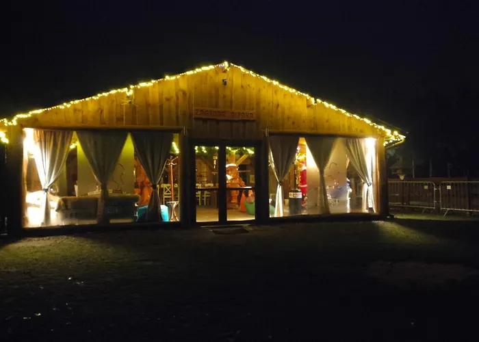 度假居 Zagroda Alpaka 切米诺